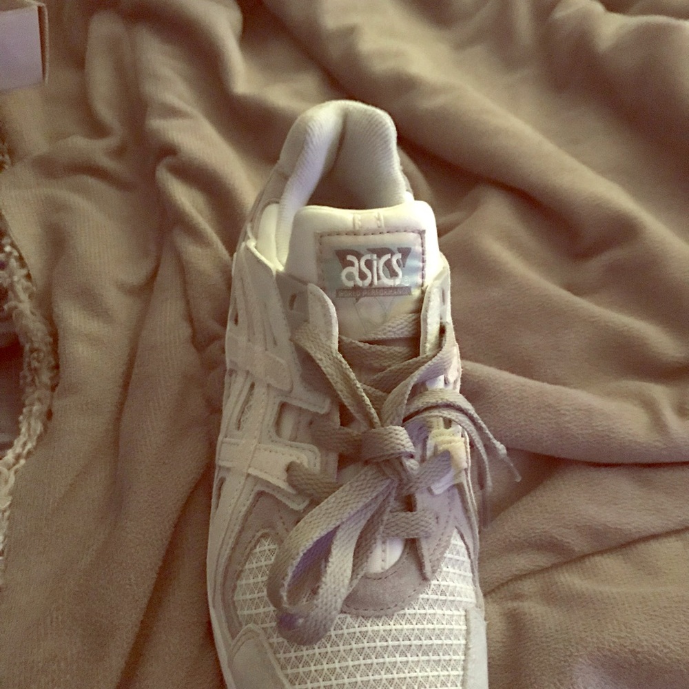 8.5 NIB ASICS Gel running walking shoes